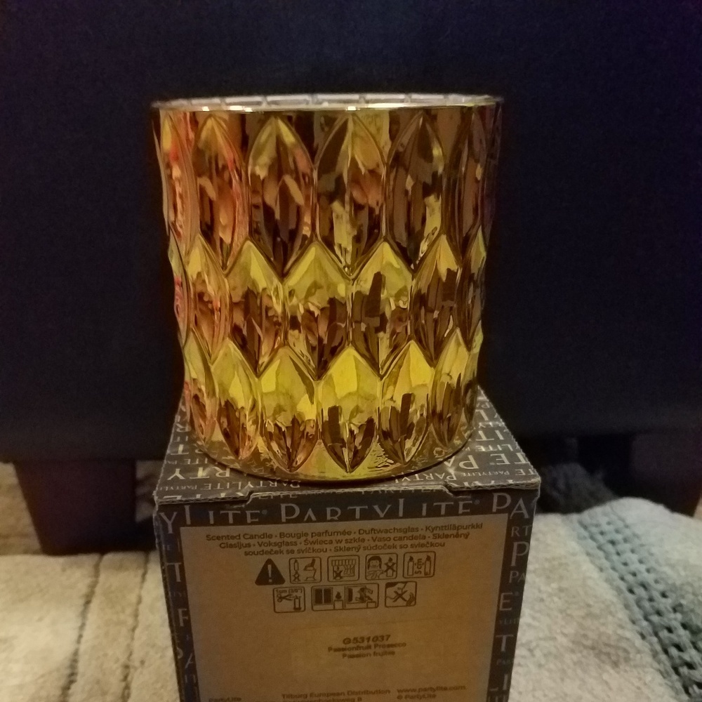 PartyLite Passionfruit Prosecco 3 wick jar candle